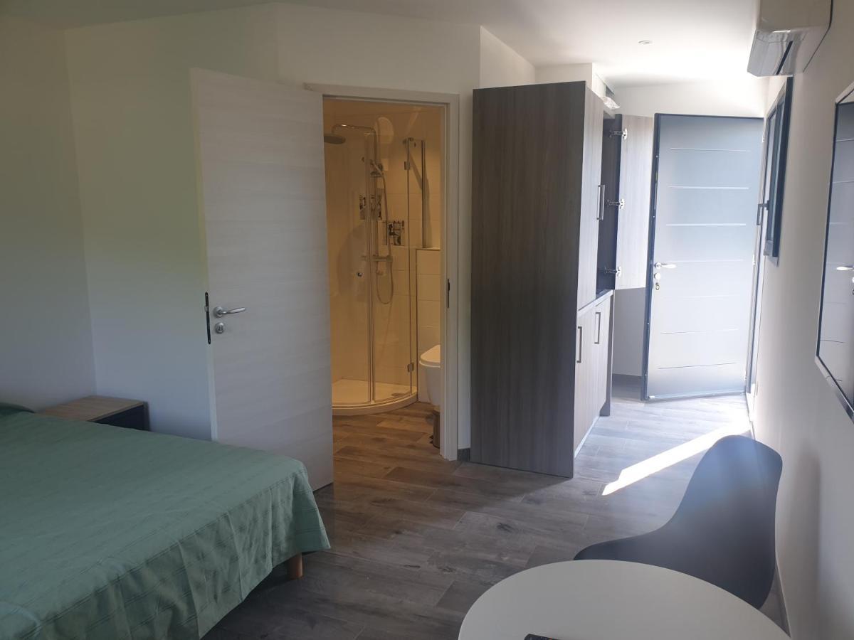 Residence Mare E Monte Favone Bagian luar foto