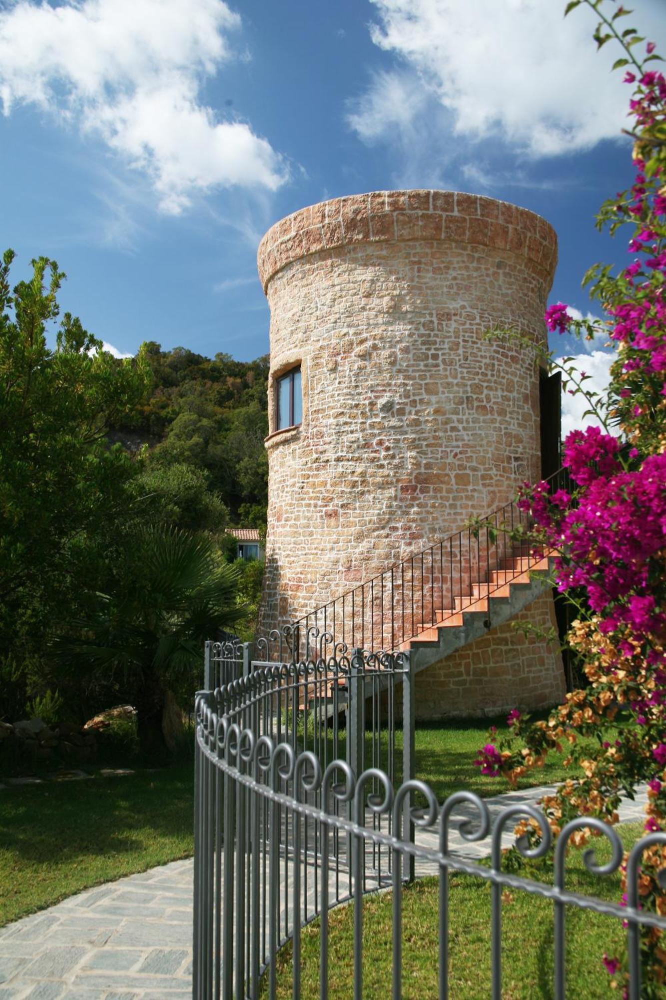 Residence Mare E Monte Favone Bagian luar foto